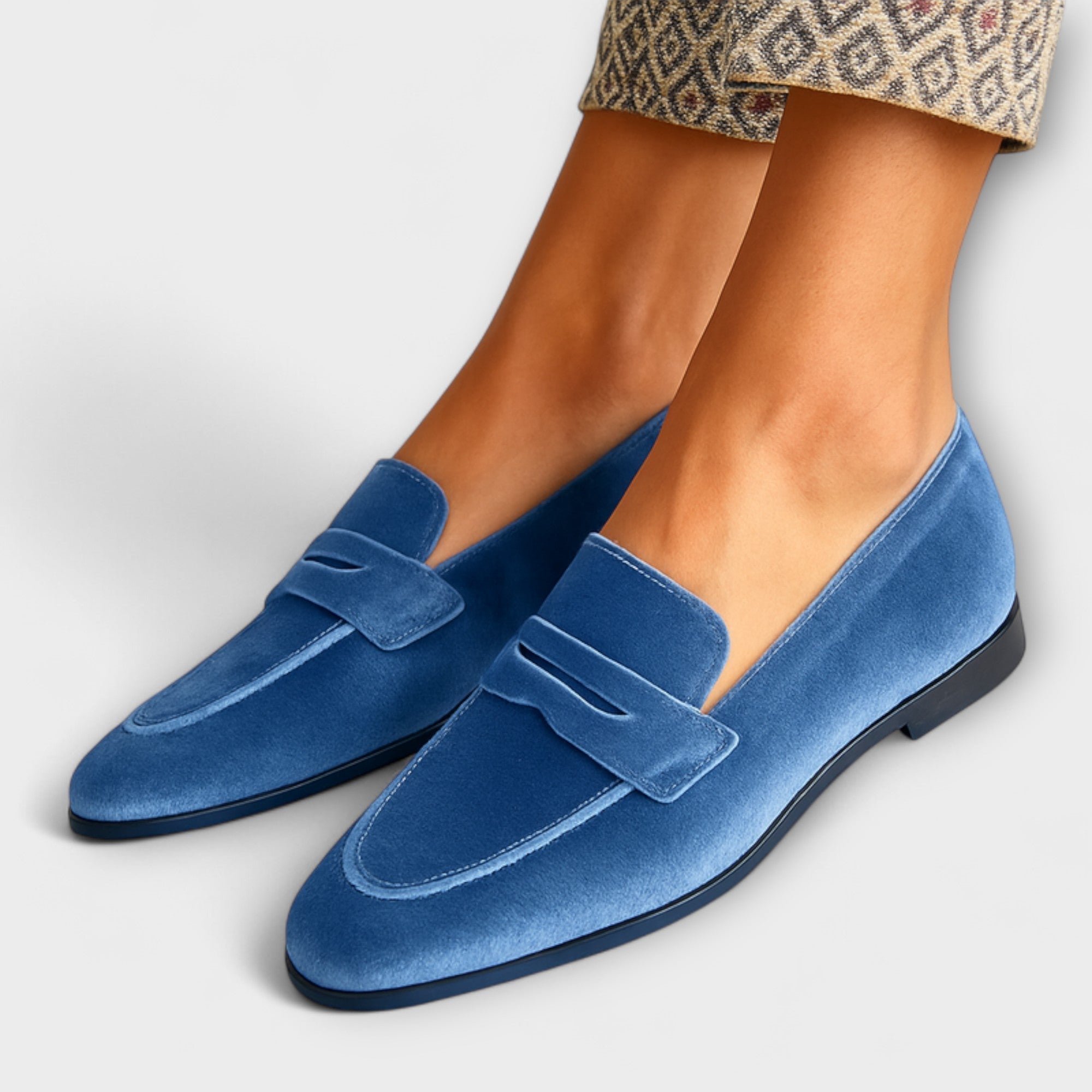 Zapatillas de Terciopelo Louise con Estilo Atemporal